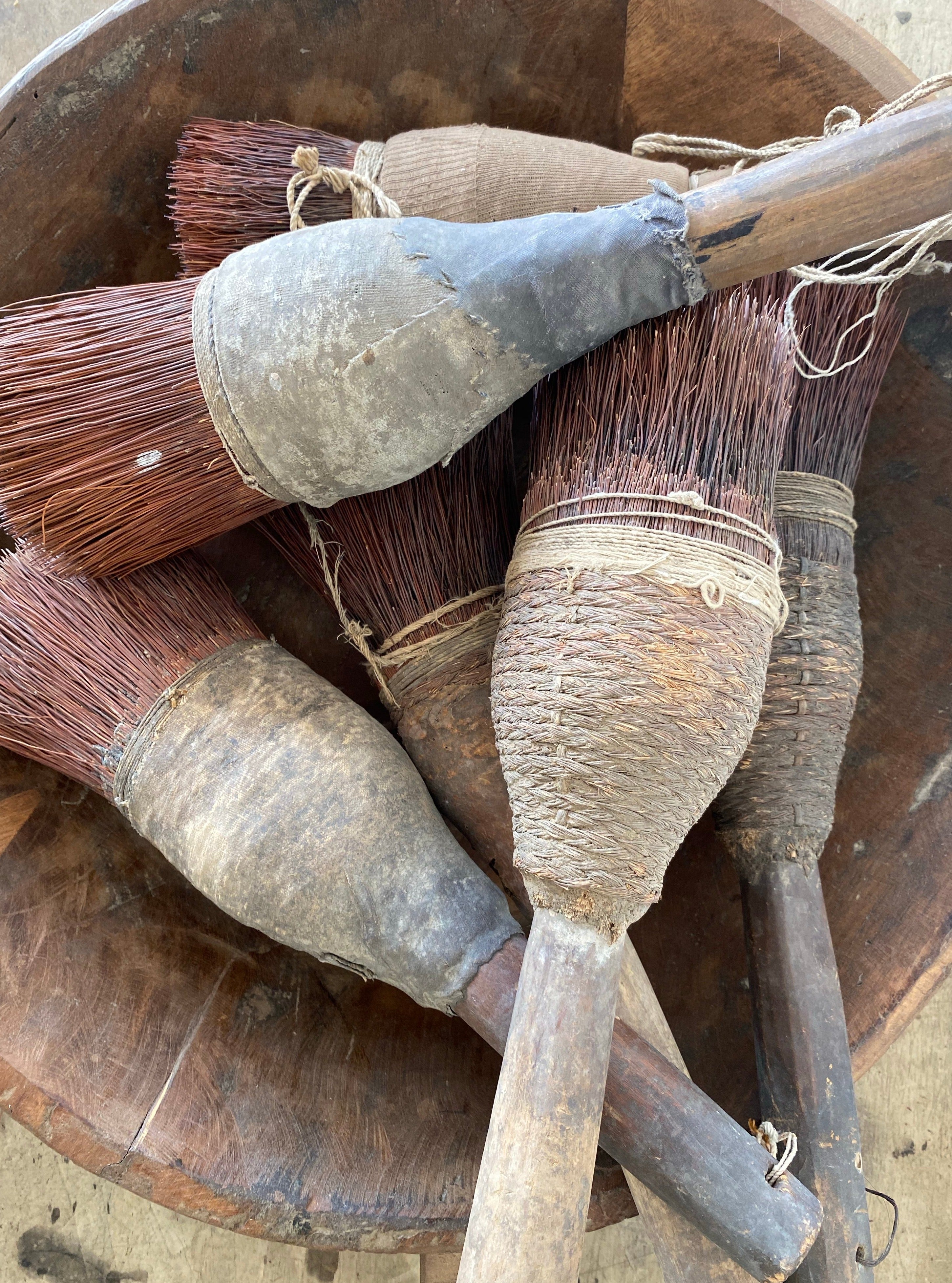 Vintage Round Hand Brush